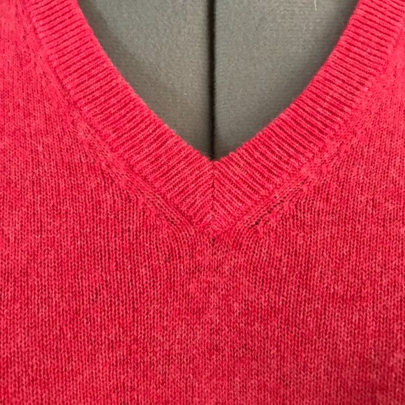 Jos A Bank Classic Collection Sz M Mens V Neck Cashmere Sweater Rose Color - Picture 9 of 9